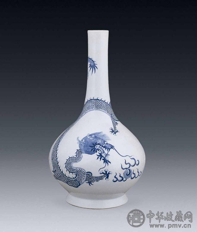 清 青花龙纹直颈瓶