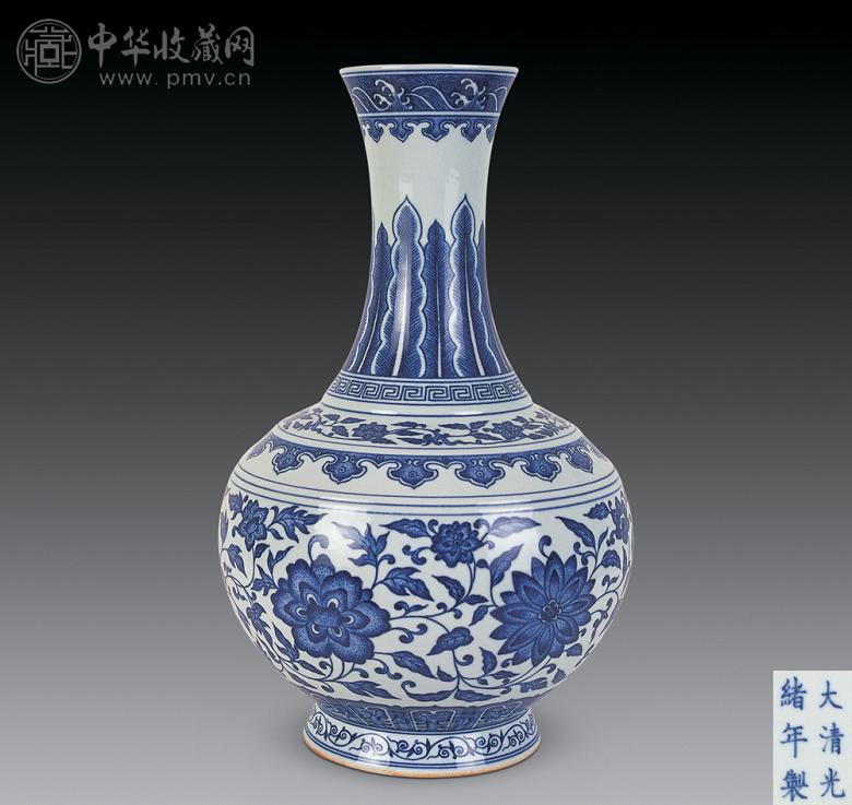 清光绪 青花缠枝莲纹赏瓶