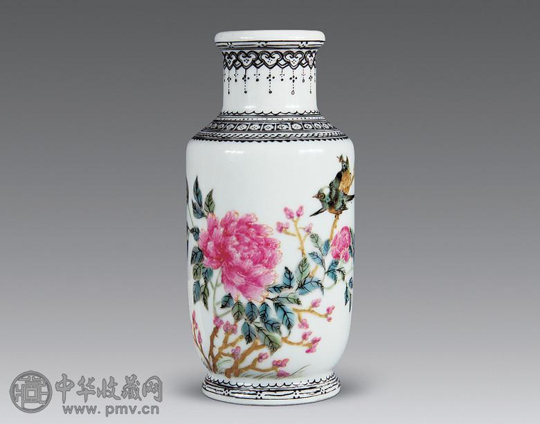 民国 粉彩花鸟纹棒槌瓶