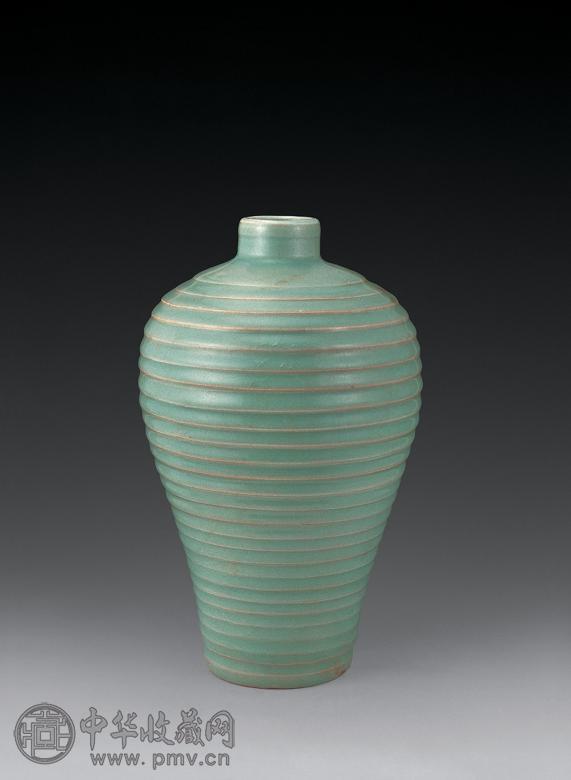 宋 龙泉窑弦纹梅瓶