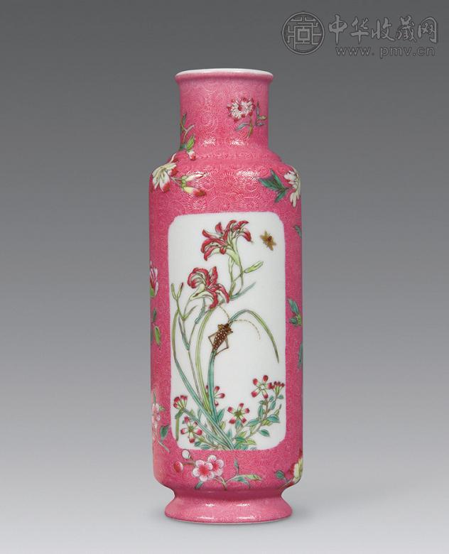 民国 粉彩轧道花虫纹瓶