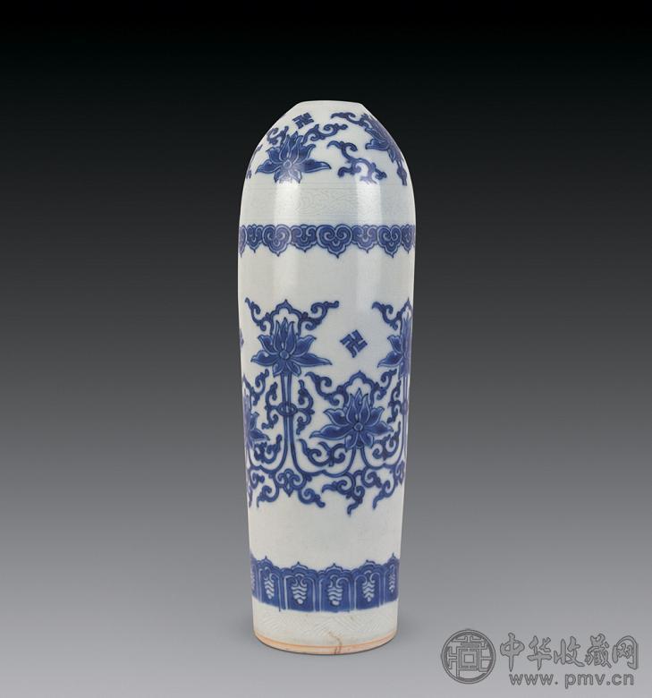 明崇祯 青花西蕃莲纹筒瓶