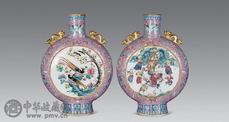 清同治 粉彩刀马人物扁瓶(1对)