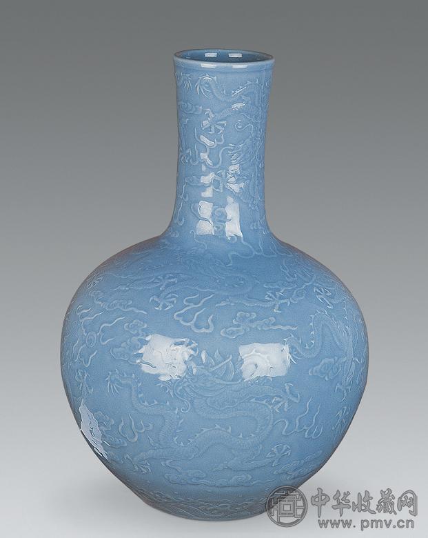 清 天青釉天球瓶