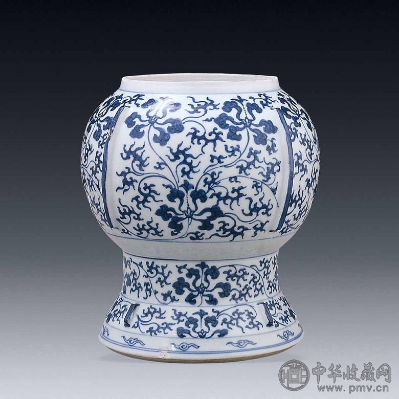 清康熙 青花出戟花觚