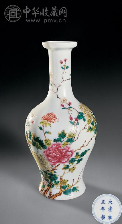 民国 粉彩牡丹纹仿雍正官窑盘口瓶