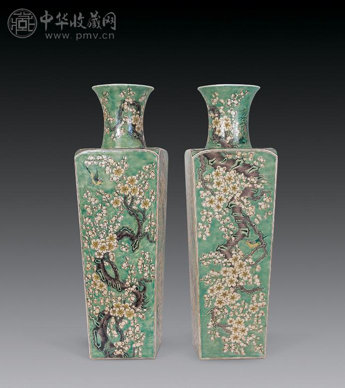 清 绿地素三彩四季花鸟纹四方瓶(1对)