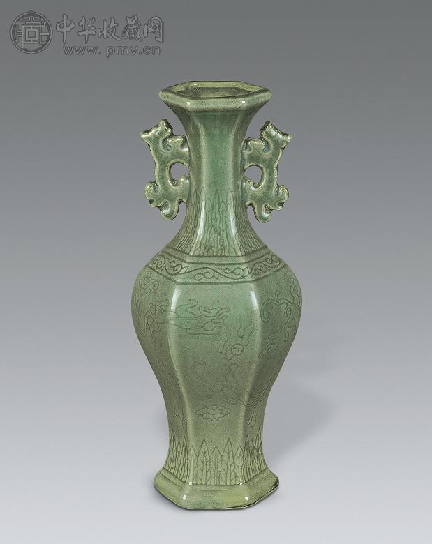 清 冬青釉暗刻龙纹六方螭耳瓶