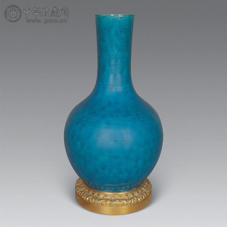 清中期 孔雀蓝釉天球瓶