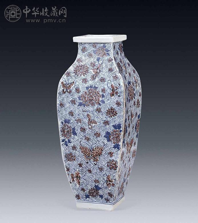 清 青花加紫花蝶方瓶