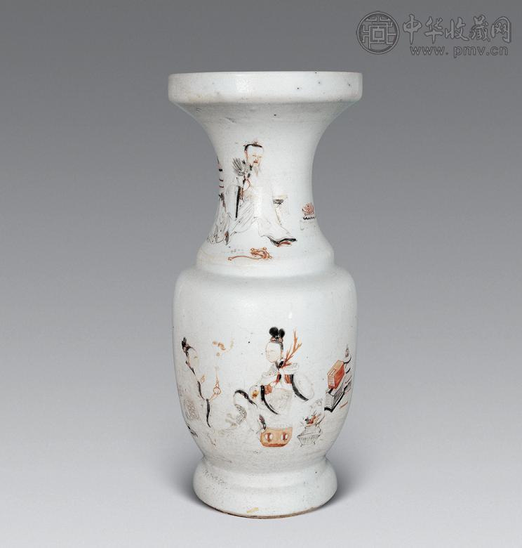 清雍正 墨彩人物图盘口瓶