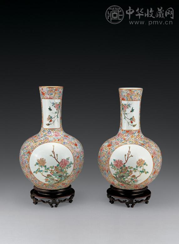民国 粉彩百花不露地开光花鸟纹天球瓶(2件)