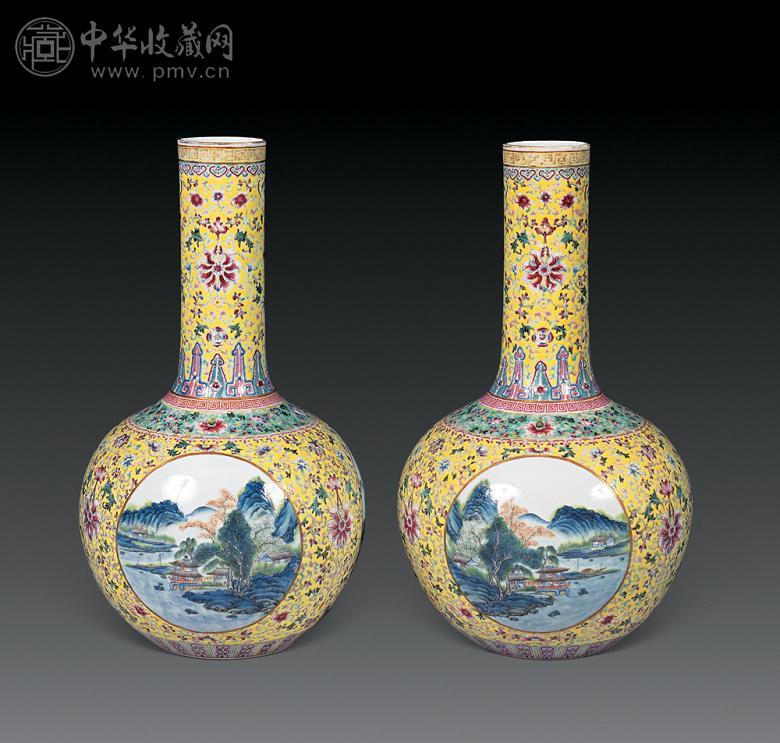 民国 黄地粉彩开光山水纹长颈瓶(1对)