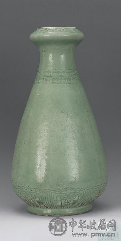清 青釉暗刻花瓶