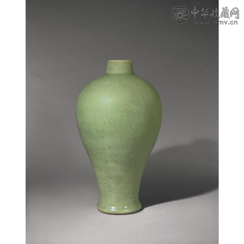 明十四世纪/十五世纪 龙泉窑豆青釉划通景