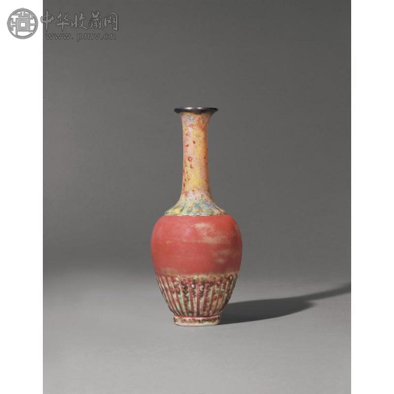 清康熙 豇豆红釉菊瓣瓶
