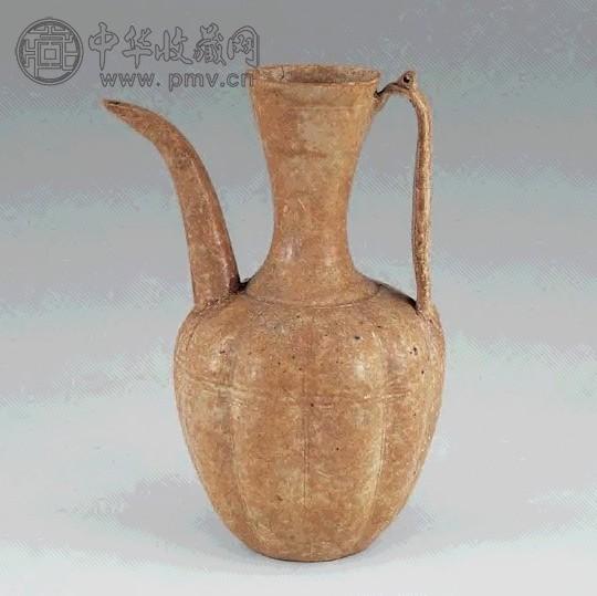 宋 白釉瓜稜执壶(口有伤)