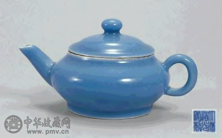 清道光 天蓝釉茶壶 一件