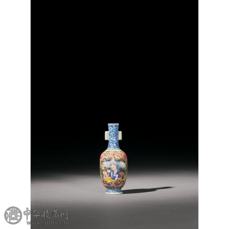 清乾隆 琺瑯彩锦地开光式“西洋人物”图贯耳小瓶