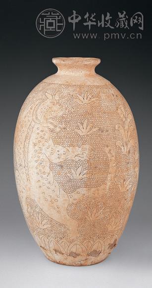 宋 鲁山窑刻虎纹梅瓶