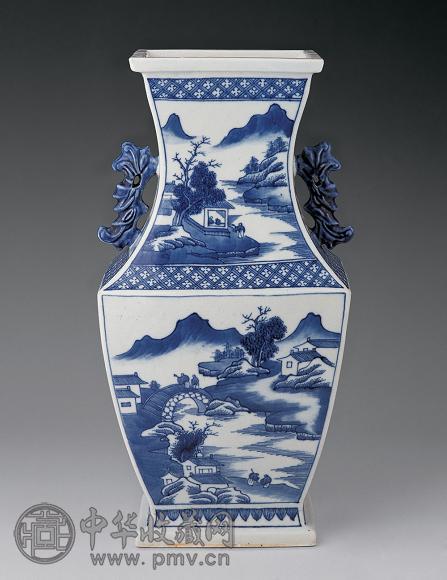 清 青花山水人物扁瓶