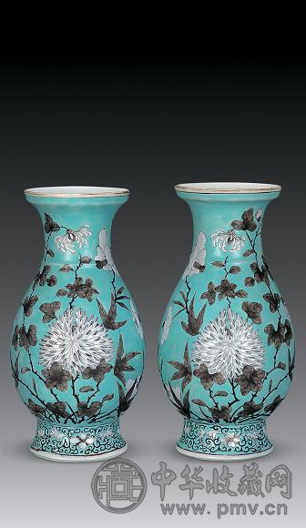 清光绪 绿地粉彩菊纹瓶(1对)