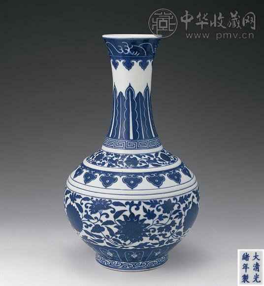 清光绪 青花缠枝花卉赏瓶