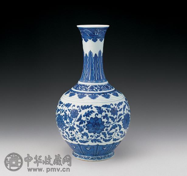 清咸丰 青花缠枝花卉赏瓶