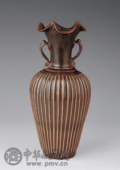 宋 定窑酱釉拉线双耳花口瓶