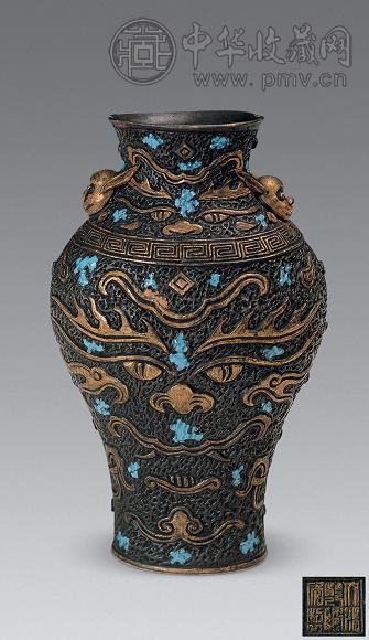 清 仿古铜彩兽面纹双耳瓶