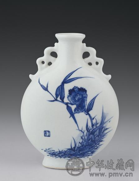 民国 王步款青花花鸟扁瓶