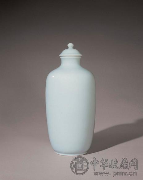 清雍正 粉青釉灯笼瓶