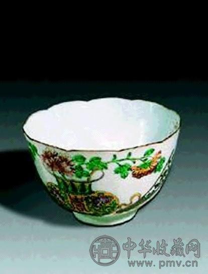 清嘉庆 粉彩博古碗