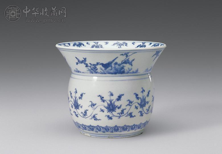 清康熙 青花淡描缠枝莲纹渣斗