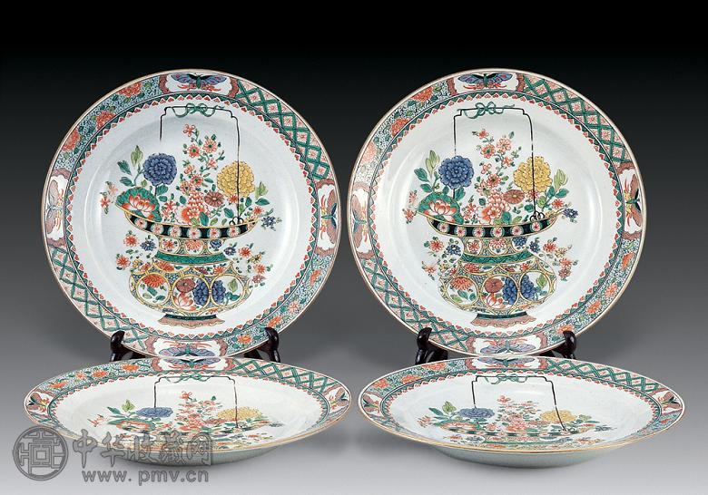 十九世纪 粉彩花篮纹盆(4件)