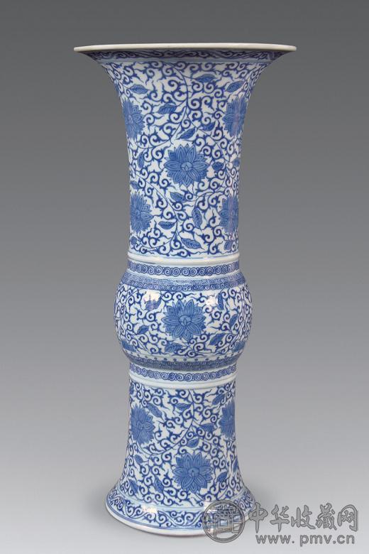 清 青花缠枝莲纹花觚