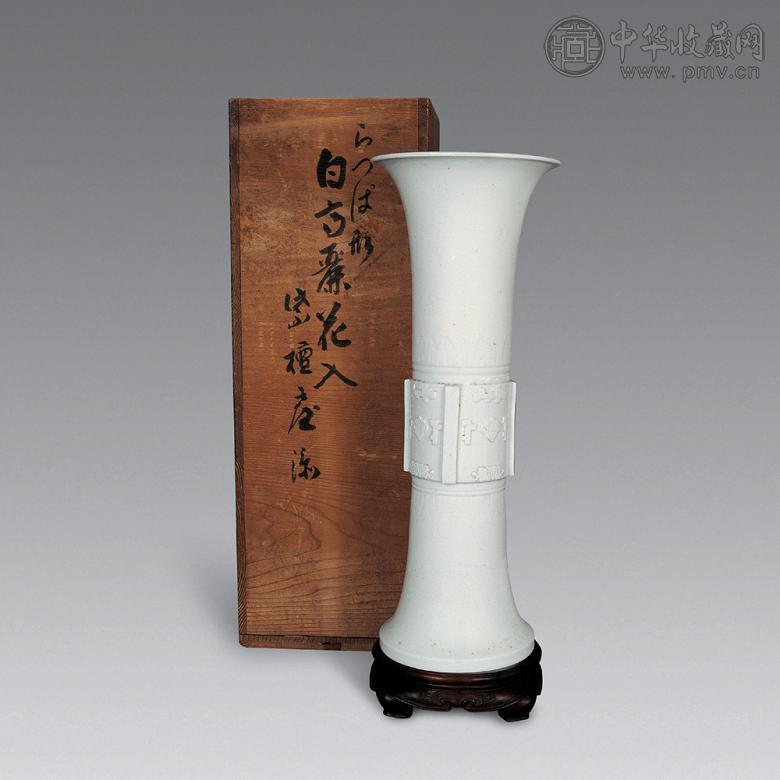 清早期 德化印兽面花觚