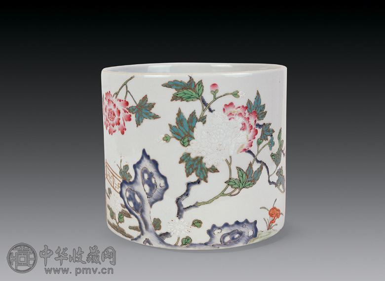 清雍正 粉彩牡丹纹笔筒