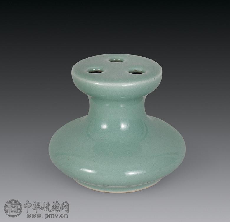 清 豆青釉三孔花插