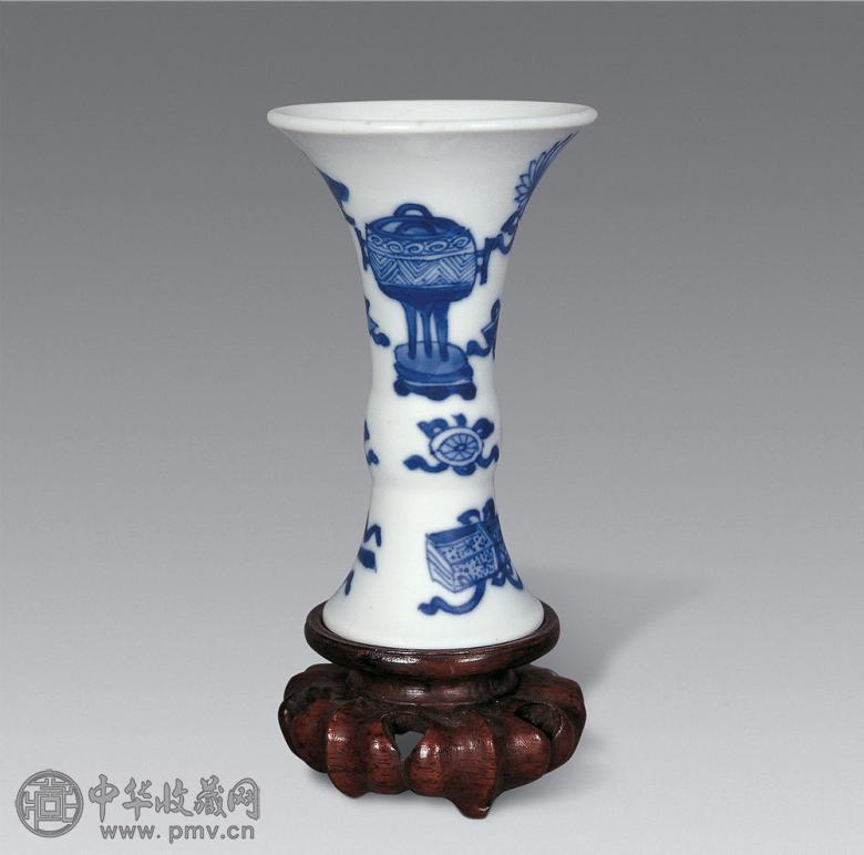 清康熙 青花博古小花觚