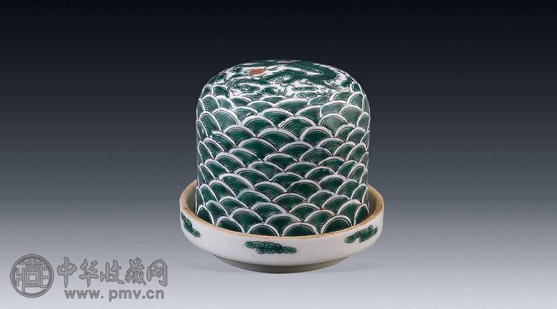 清 绿釉海水龙纹色子盒