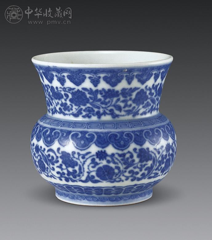 清乾隆 青花缠枝花卉纹渣斗