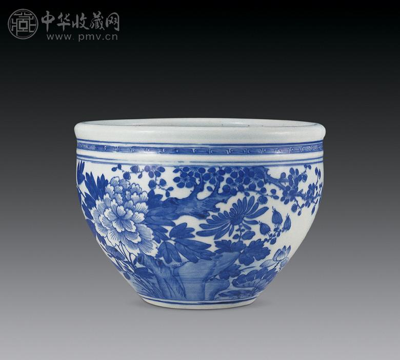清中期 青花花卉纹缸