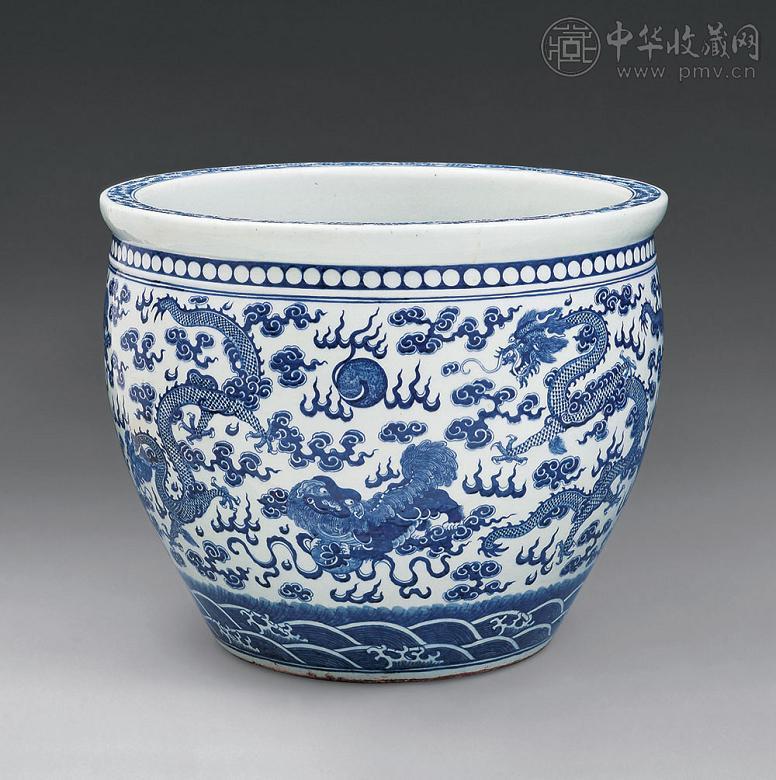 清 青花海水云龙舞狮纹大缸