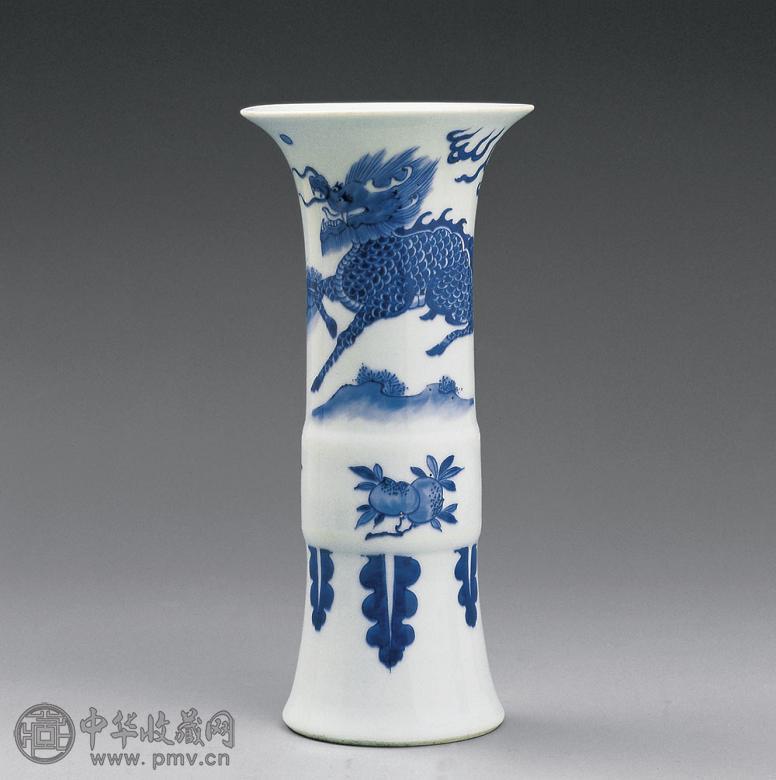 清 青花麟麒纹花觚