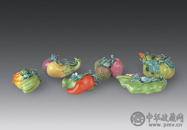 清同治 粉彩瓷塑瓜蔬饰件(1组)