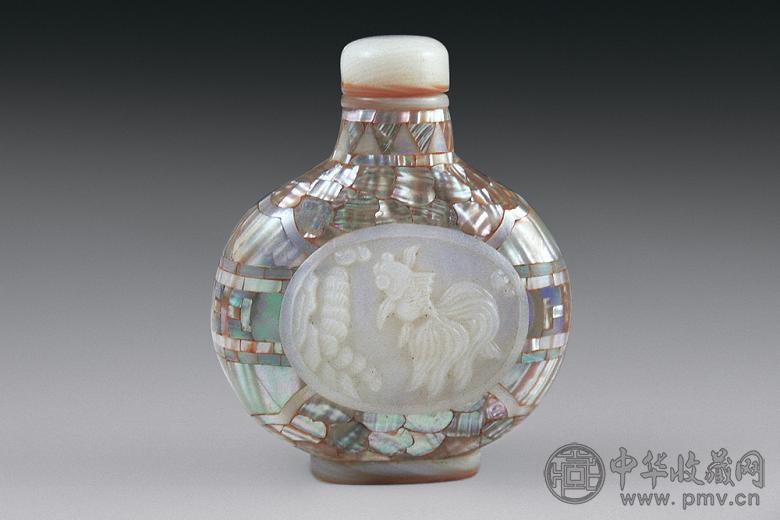 清 螺钿开光鱼藻图鼻烟壶