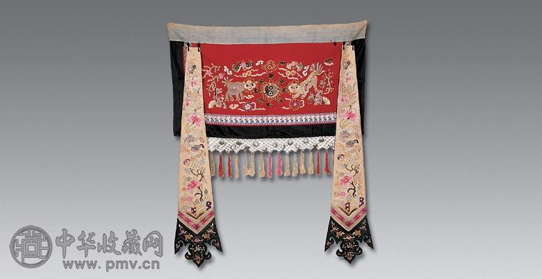 清 绣双狮八卦图帐幔