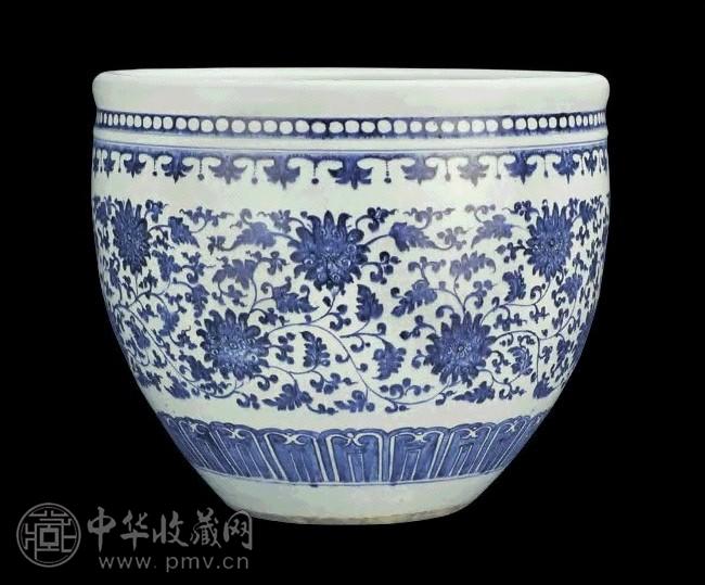 清 乾隆 青花缠枝莲纹缸