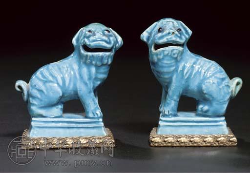 清康熙蓝釉动物摆件(1对)